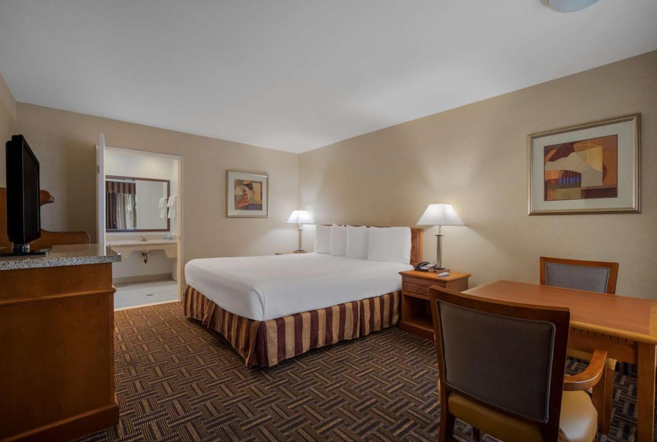 Best Western Norwalk Inn Zewnętrze zdjęcie