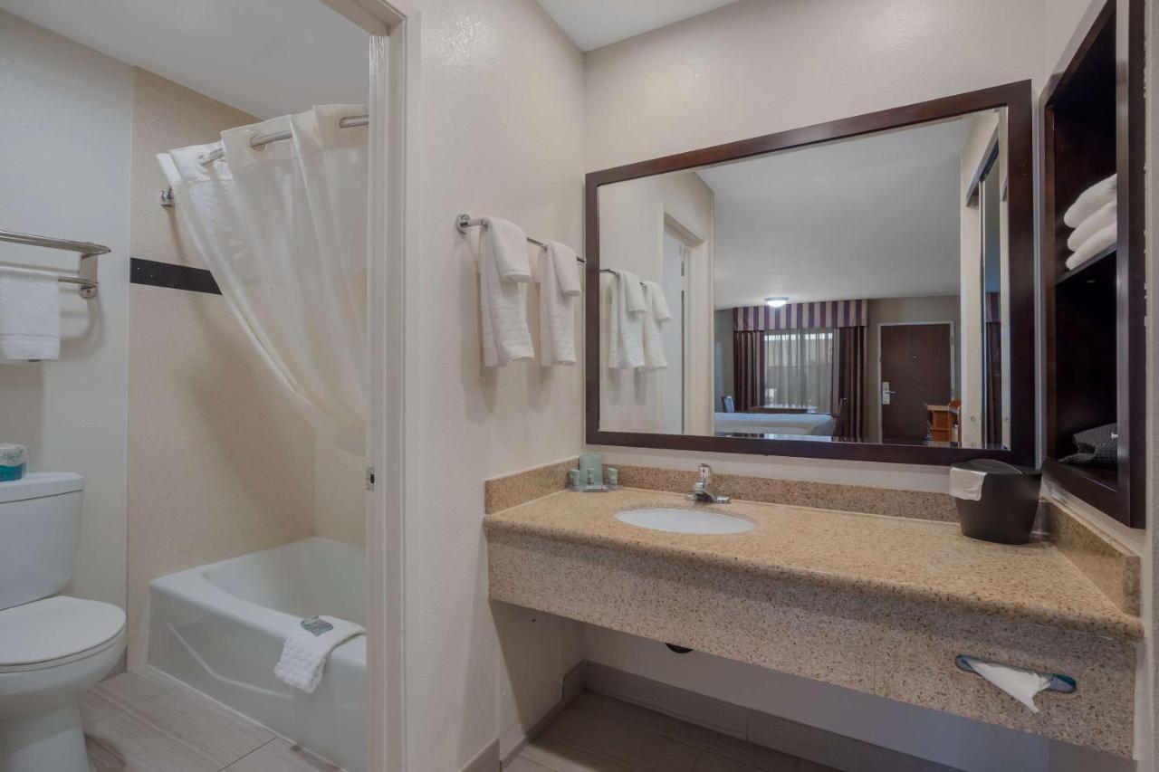 Best Western Norwalk Inn Zewnętrze zdjęcie