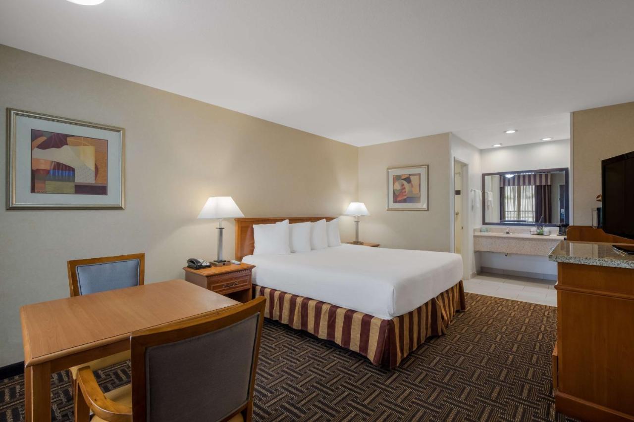 Best Western Norwalk Inn Zewnętrze zdjęcie