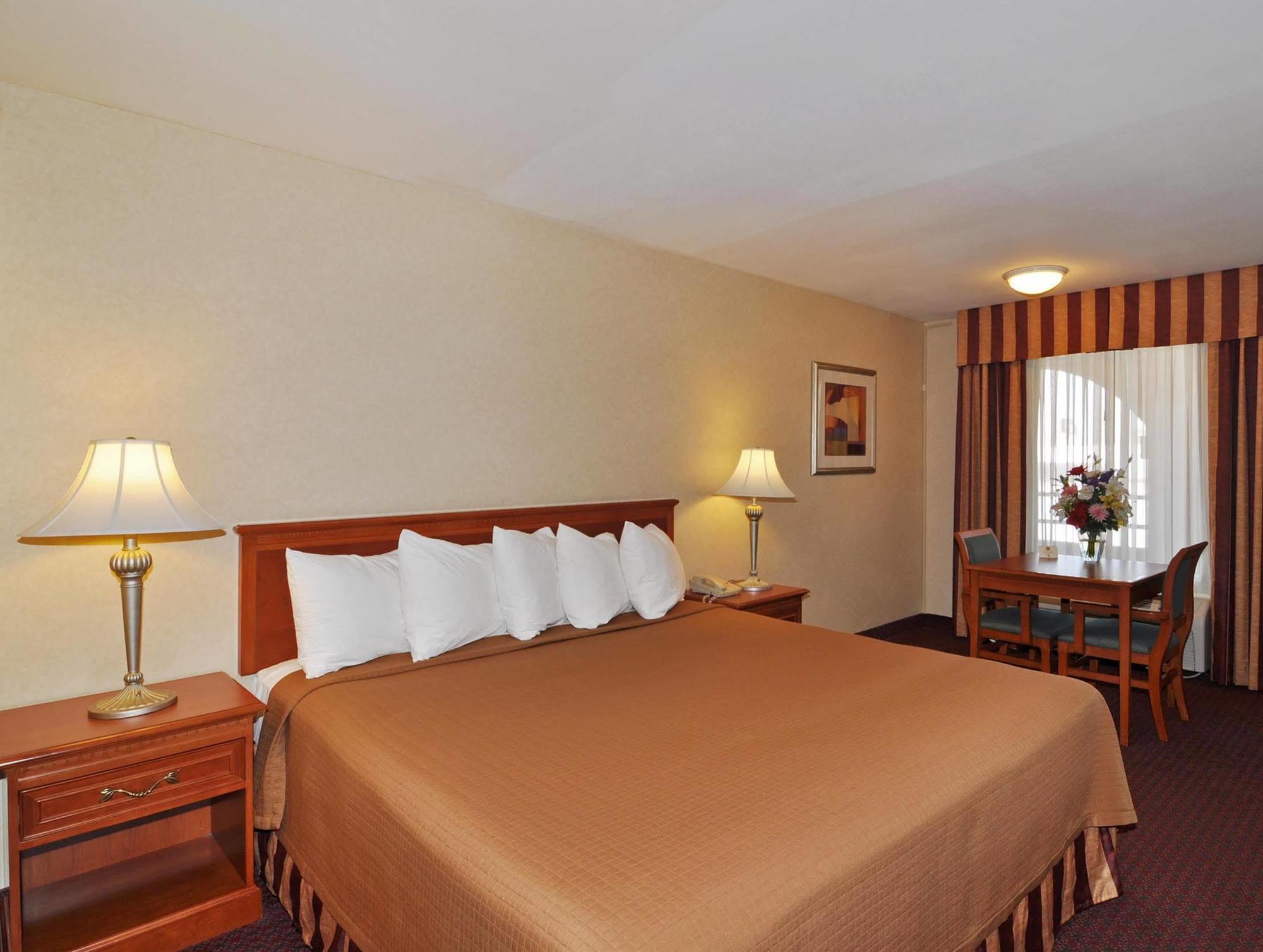 Best Western Norwalk Inn Zewnętrze zdjęcie